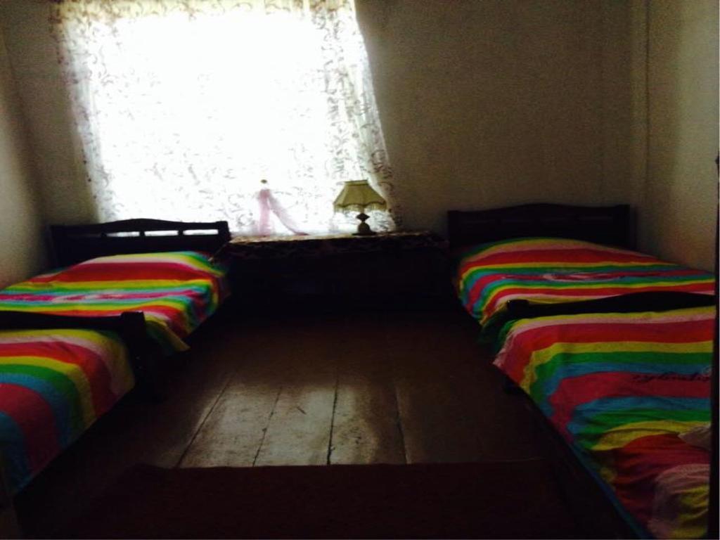 Tamar Guest House Gori Bagian luar foto