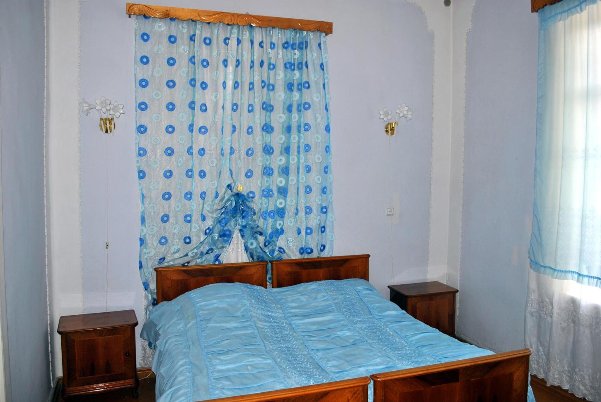 Tamar Guest House Gori Bagian luar foto