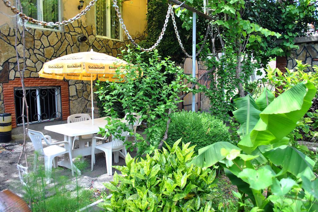 Tamar Guest House Gori Ruang foto