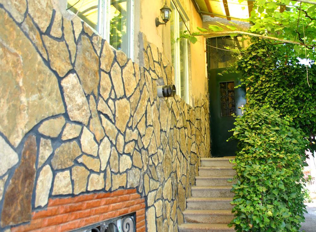 Tamar Guest House Gori Ruang foto