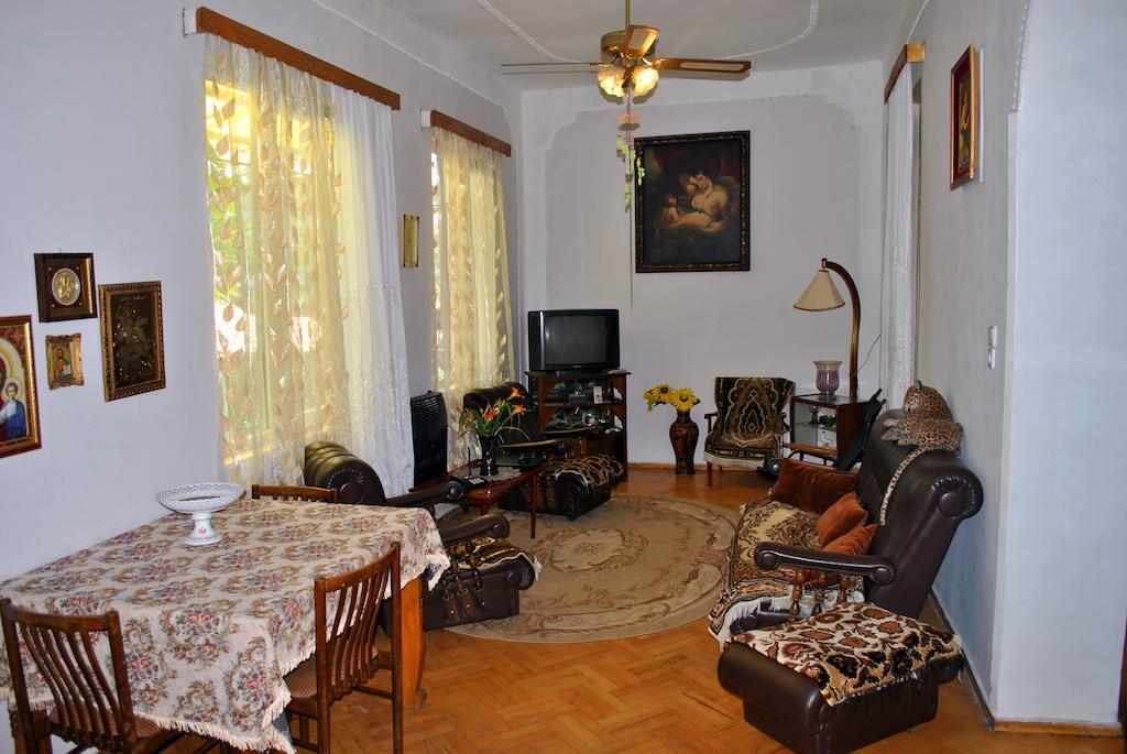 Tamar Guest House Gori Ruang foto