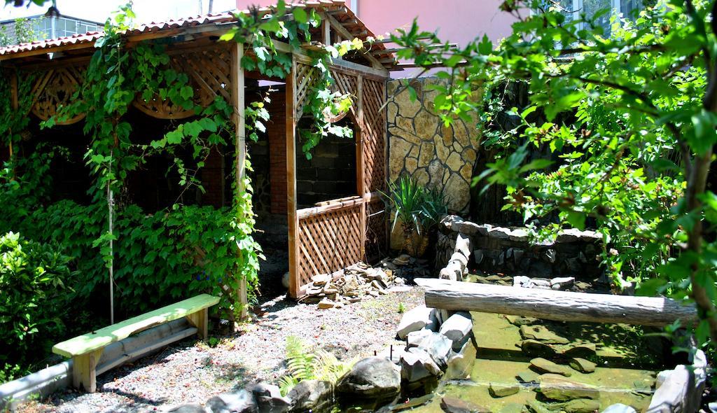 Tamar Guest House Gori Ruang foto