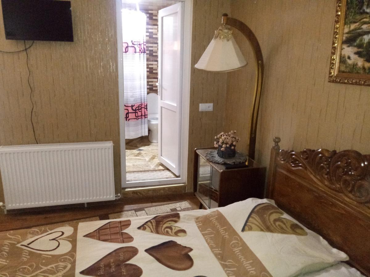 Tamar Guest House Gori Bagian luar foto