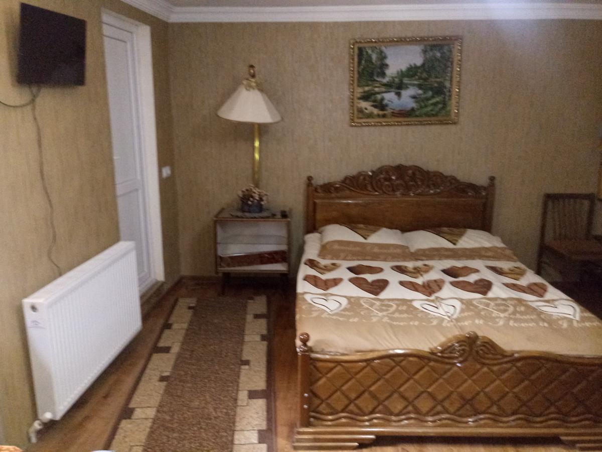 Tamar Guest House Gori Bagian luar foto